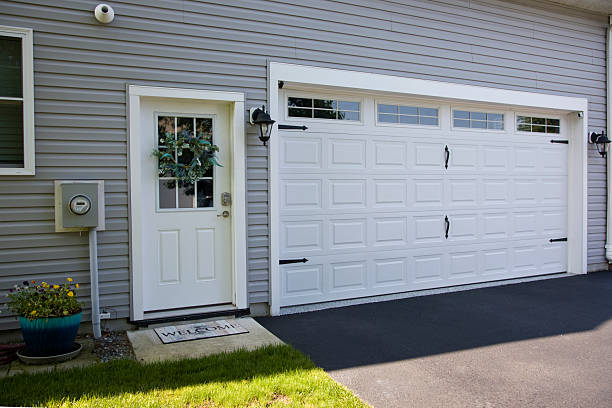 24/7 Emergency Garage Door Panel Replacement experts in Stilwell, OK